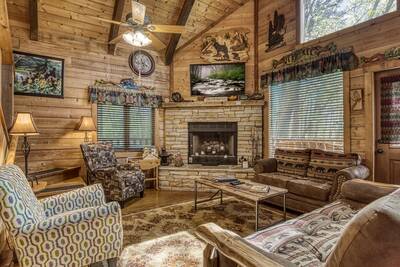 Cedar Lodge - Living room with 50-inch TV