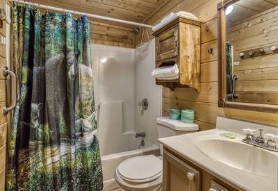Cedar Lodge - Main level bathroom one with tub/shower combo