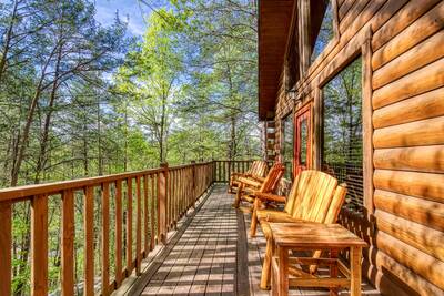 Cedar Lodge - Wrap around deck