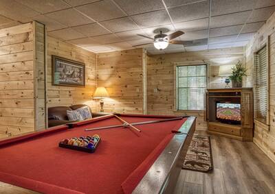 Grandpas Getaway - Lower level game room with pool table