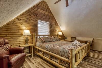 Mountain Side - Upper level bedroom 2 with king size bed