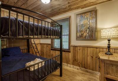 Mountain Side - Lower level bedroom 3 with bunk beds