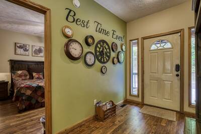 Best Time Ever entry way