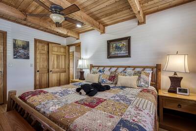 Secluded Summit bedroom with king size bed