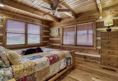 Secluded Summit bedroom with king size bed