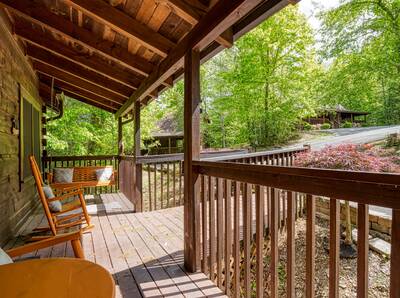 Angler's Bend covered front deck