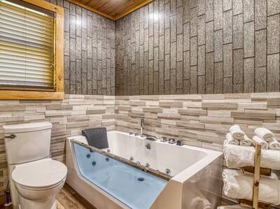 Spa Dee Dah - Bathroom with whirlpool tub and spa feature