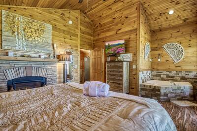 Cabin Fever bedroom with whirlpool tub