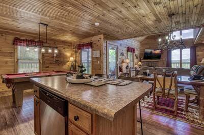 Black Bear Lodge - Kitchen island and dining area