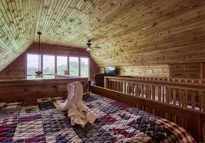Black Bear Lodge - Upper level bonus loft bedroom with king size bed