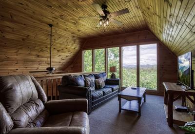 Black Bear Lodge - Upper level loft area sitting room