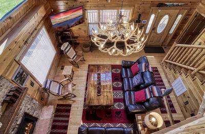 Perky Peaks Lodge - Living room view from loft