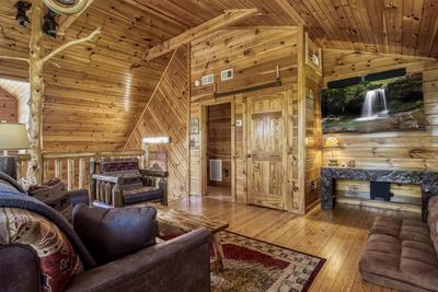 Perky Peaks Lodge - Upper level loft area with 65-inch TV