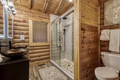 Dancing Waters - Bathroom with spa shower