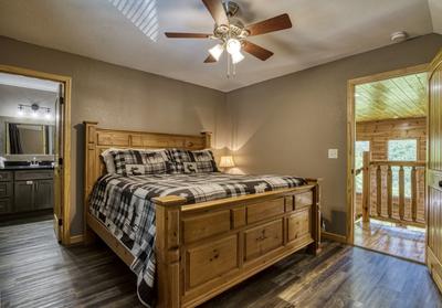 Wild Heart Lodge - Upper level bedroom with king size bed