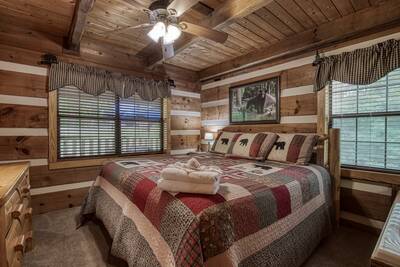 Cozy Bear Escape main level bedroom with king size bed