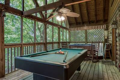 Papa's Pad screened in back deck with pool table
