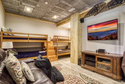 Serenity Ridge - Lower level bonus room with 55-inch TV