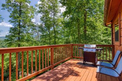 Serenity Ridge - Back deck with gas grill