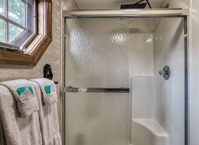 Majestic Poolside Lookout - Upper level bathroom with walk-in shower