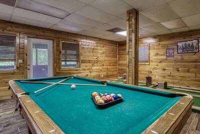 Caddy Shack Lodge lower level game room with pool table