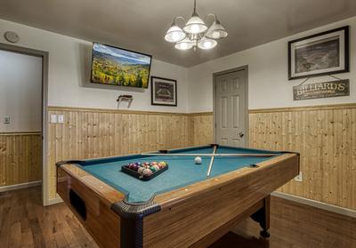 Pleasant View game room with pool table