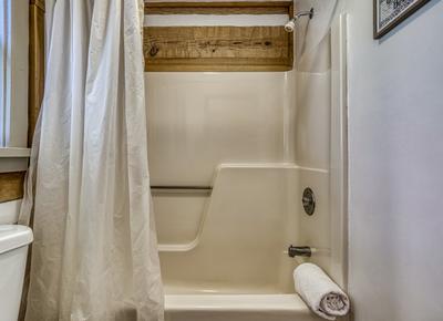 Pleasant View bathroom two with tub/shower combo