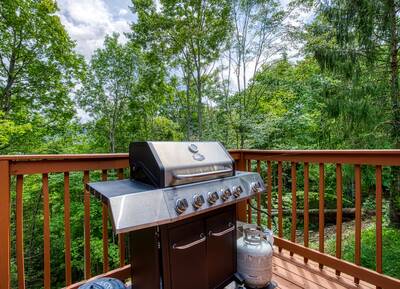 Pleasant View back deck with gas grill