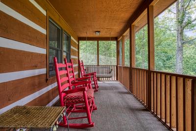 Pleasant View screened in front porch