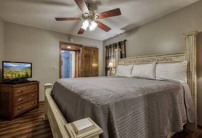 Smoky Mountain Dream bedroom with king size bed
