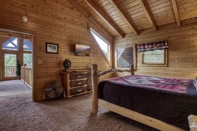 Rainbows End upper level bedroom