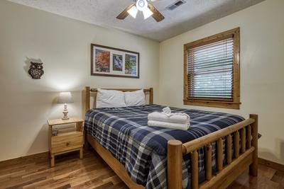 Owl's Nest upper level bedroom with queen size bed