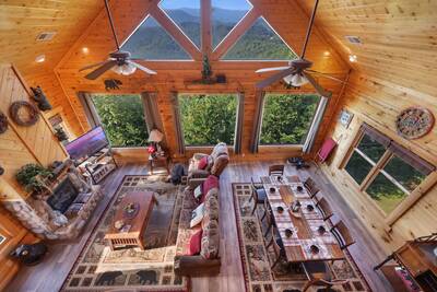 Bear's View - Living room with panoramic mountain views