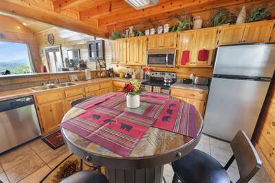 Bear's View - Dining area and fully furnished kitchen