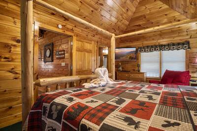 Three Bears - Bedroom with king size bed