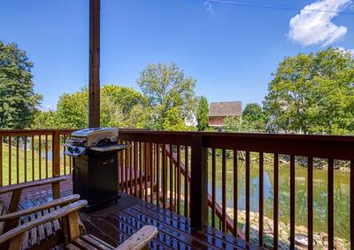 River Haven back deck with gas grill