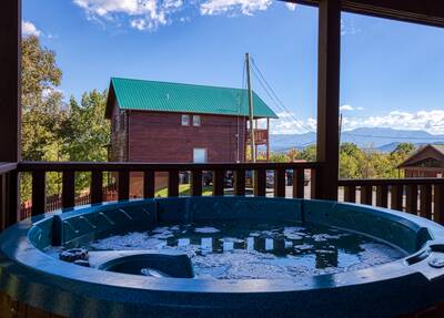 View to Remember hot tub with mountain views