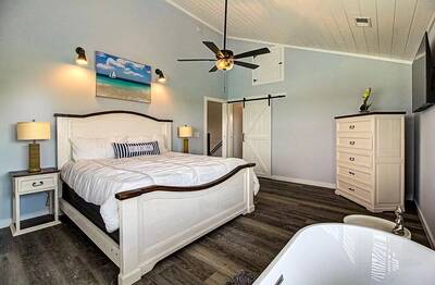 Lake View Therapy bedroom with king sie bed