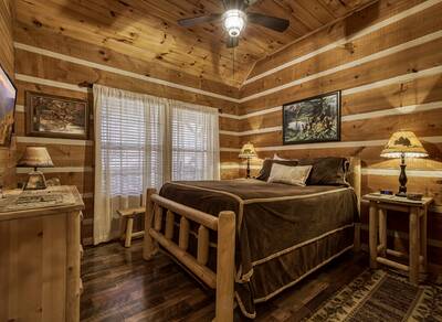 Mountain Magic living room with queen size bed