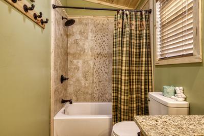 Margaritas at Sunrise bathroom with tub/shower combo