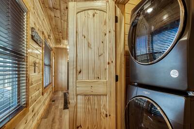 Cozy Cub Cabin washer and dryer