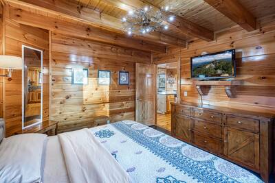Heavenlights bedroom with 32 inch TV