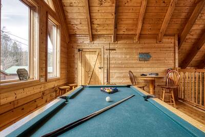 River Cabin pool table