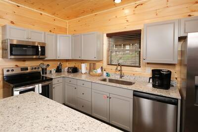 Pine View Lodge fully furnished kitchen