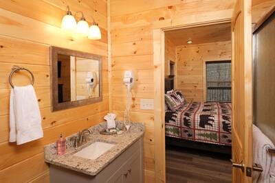 Pine View Lodge main level bathroom with single vanity