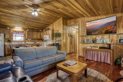Walden Ridge Retreat living room and kitchen