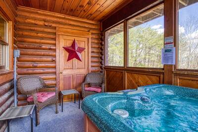 Another Day Inn Bearadise screened in back deck with hot tub