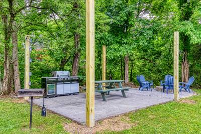 River View picnic area and fire pit