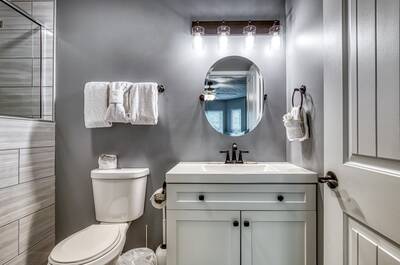 Wolff Lodge bathroom 1 with single vanity