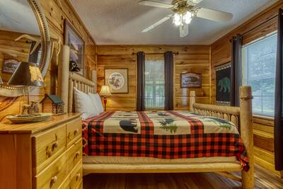 Campfire Lodge main level bedroom with king size bed
